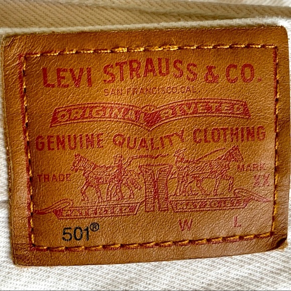 LEVI’S 501 CREAM COLORED SHORT JEAN SHORTS - Picture 5 of 6